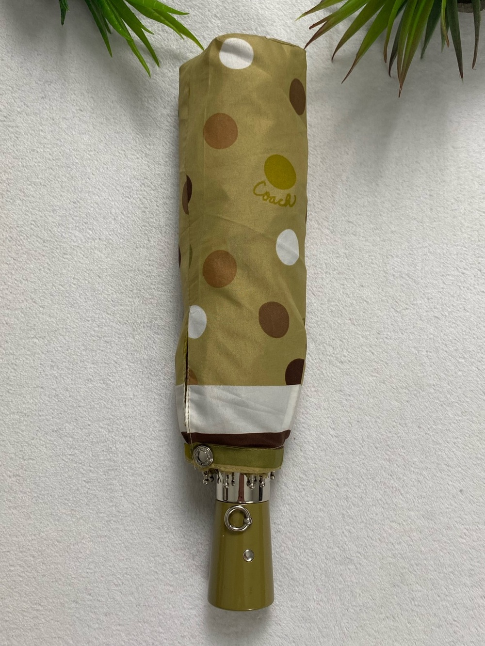 Coach Script Polka Dot Retractable Umbrella | Khaki Olive Multicolor